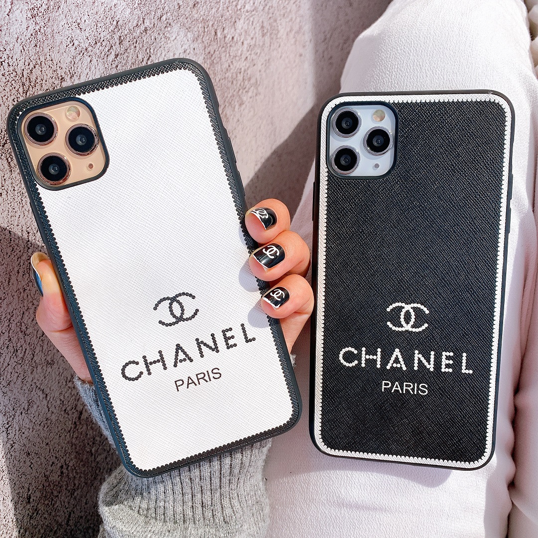Ốp iphone chanel SIÊU CẤP 700k Chanel dập nổi logo mạ đồng bao da 2   lien fashion